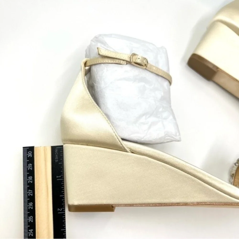 Badgley Mischka Size 6 Teasha Ivory Satin Jeweled Low Wedges Sandals Heels Shoes
